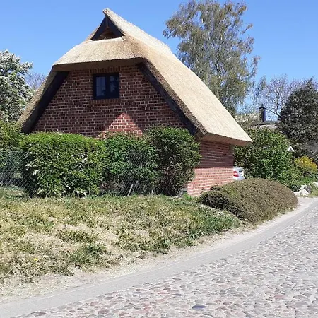 Reetdachhaeuschen * Groß Zicker