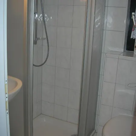 Reetdachhaeuschen Groß Zicker